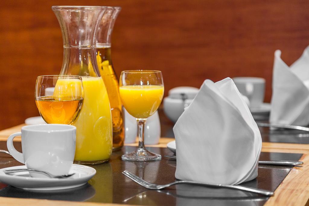 Aviv Hotel 3*